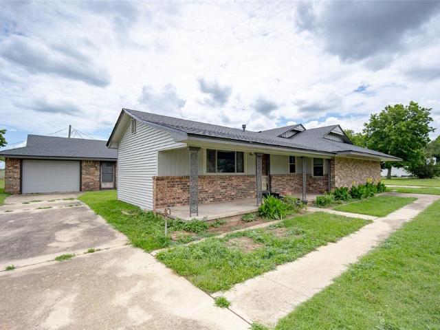 House for sale in Lindsay, Oklahoma