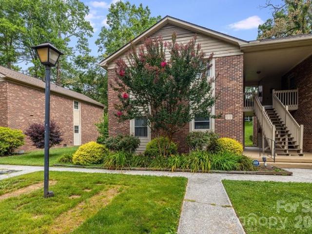 Condo for sale in Hendersonville, North Carolina