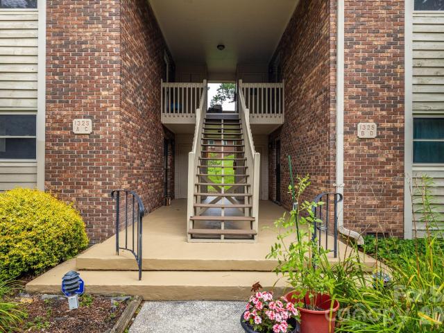 Condo for sale in Hendersonville, North Carolina