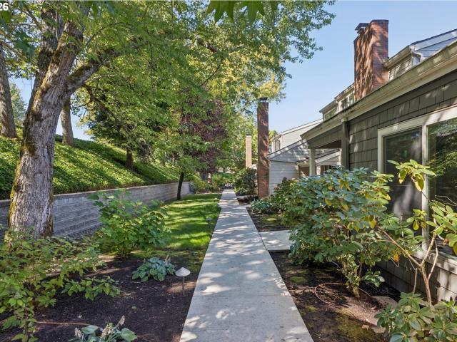 Townhouse for sale in Oregonia