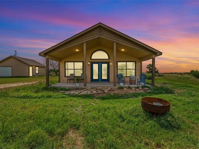 House for sale in Oglesby, Texas