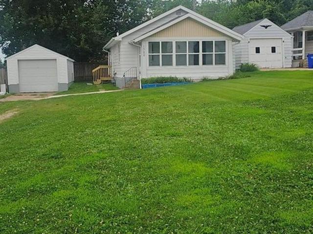 House for sale in Linn, Iowa