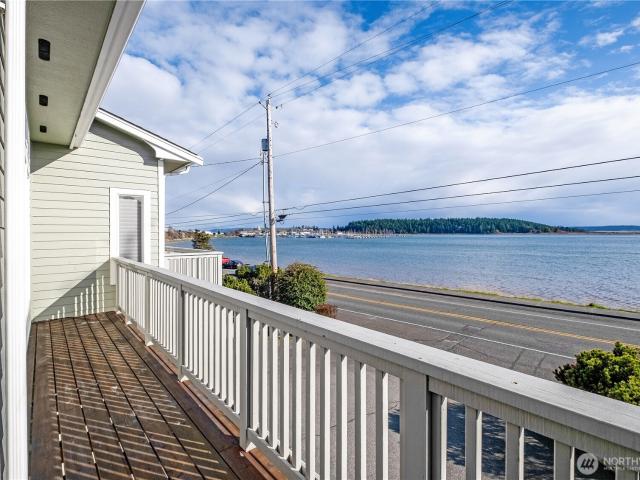 Condo for sale in Oak Harbor