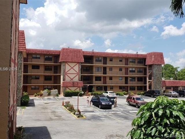 Condo for sale in Hialeah, Florida