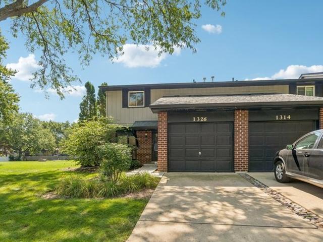 Townhouse for sale in Wheaton, DuPage County