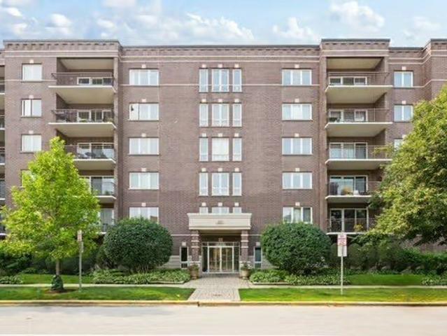 Condo for sale in Des Plaines, Illinois