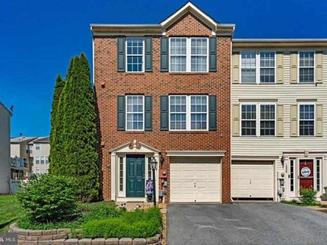 Townhouse for sale in Kearneysville, West Virginia