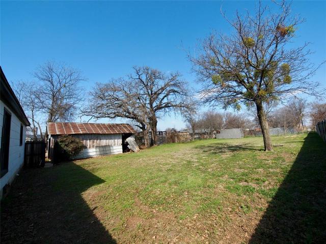 House for sale in De Young, Texas