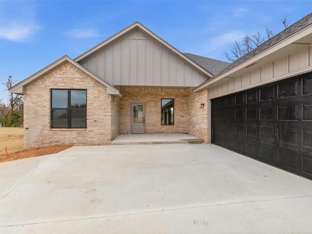 House for sale in Harrah, Oklahoma County