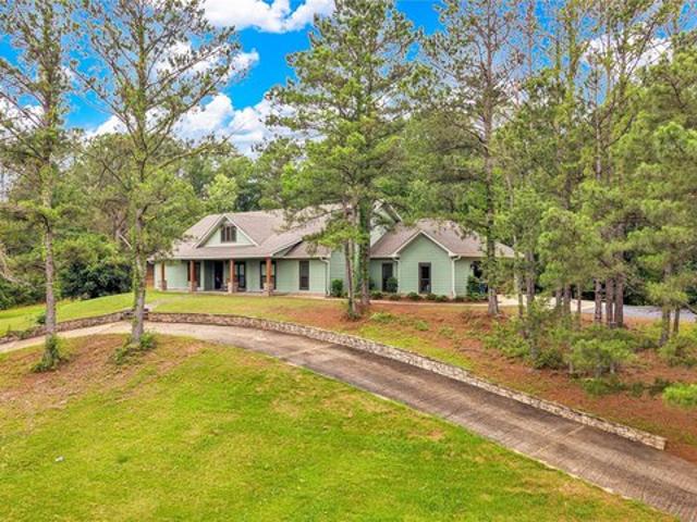 House for sale in Elmore, Alabama