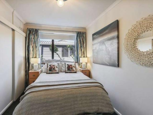 Property for sale in Chaslands, Canterbury