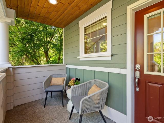 Condo for sale in Bainbridge Island, Washington
