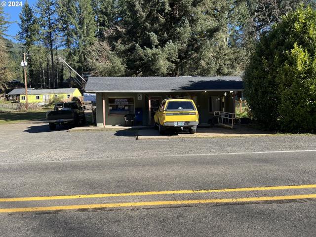 House for sale in Swisshome, Mapleton
