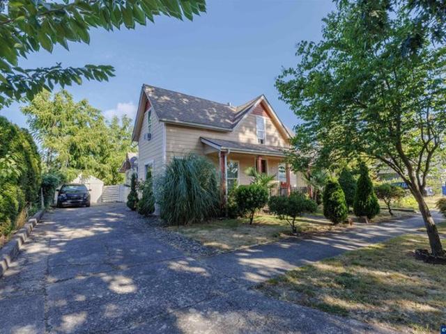 Townhouse for sale in Salem, Marion County
