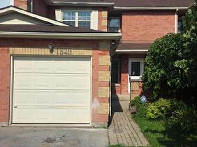 House for rent in Castle Green, Oakville