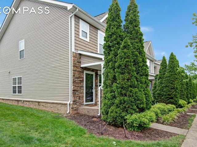 Townhouse for sale in Hermitage