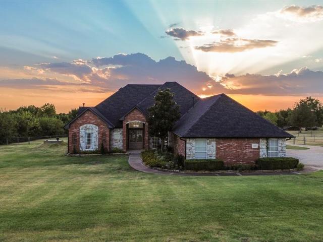 House for sale in Mustang, Canadian County