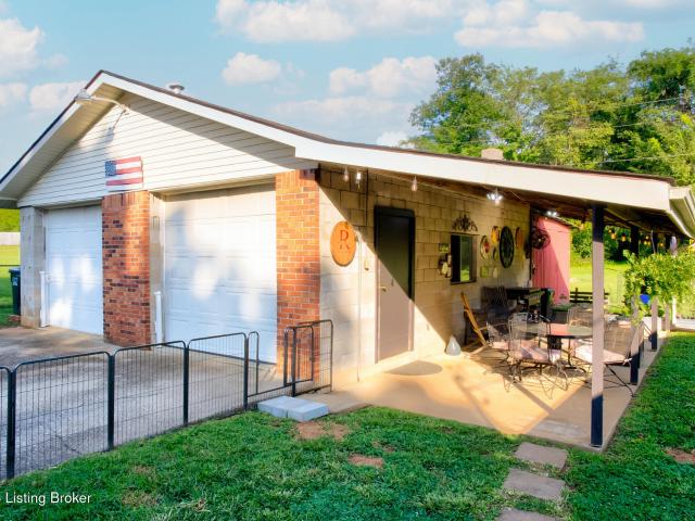 House for sale in Mount Washington, Kentucky