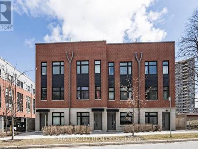 Townhouse for sale in Woburn, Ontario