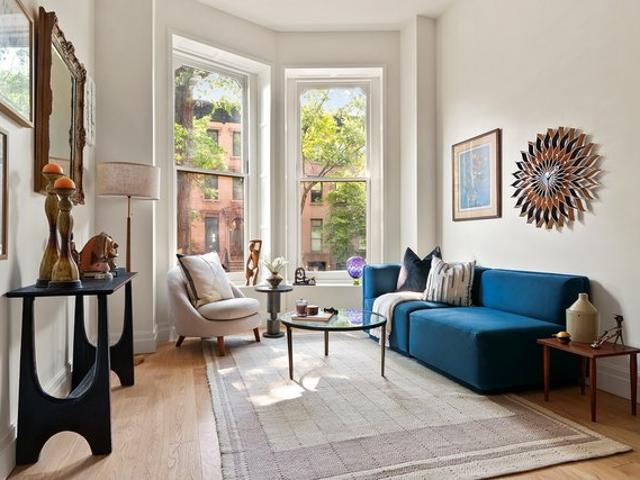 Townhouse for sale in Arverne, New York