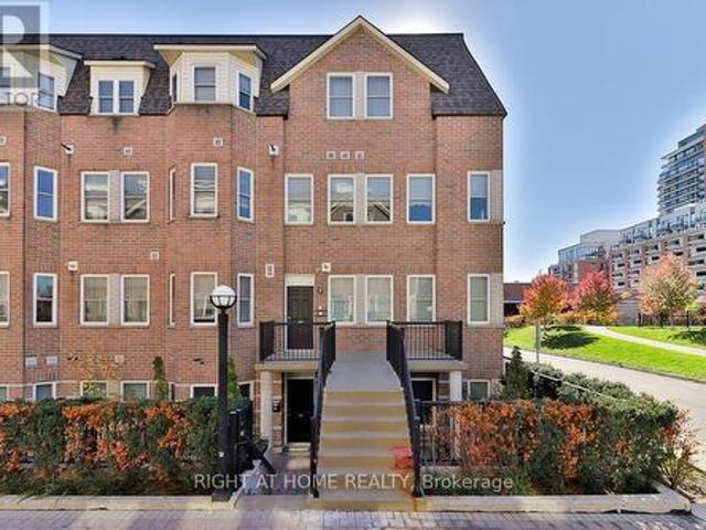 Townhouse for sale in Eglinton—Lawrence, Toronto