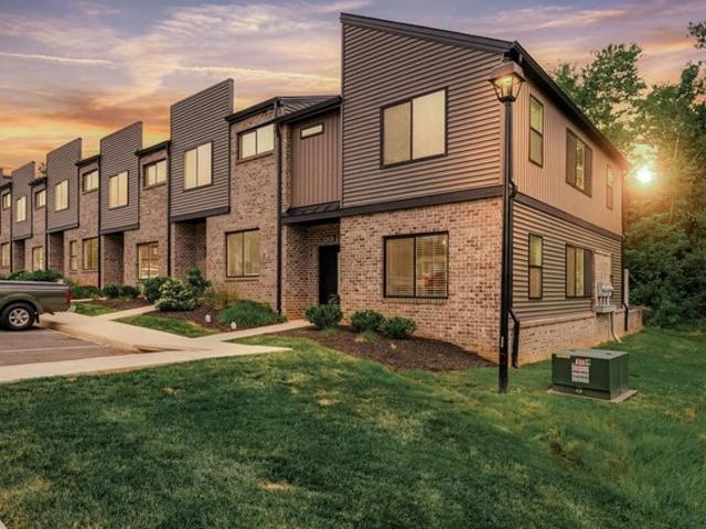 Townhouse for sale in Virginia
