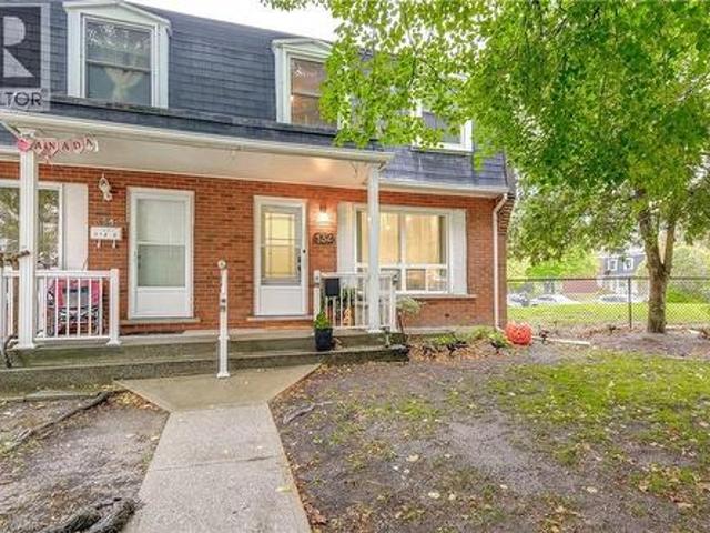 Townhouse for sale in Ancaster, Ontario