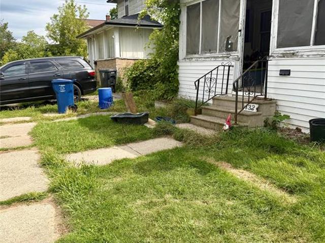House for sale in Flint, Genesee County