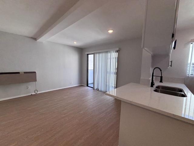 Apartment for rent in Canoga Park, California