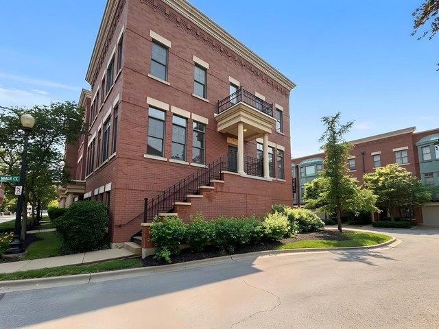 Townhouse for sale in Elgin, Illinois