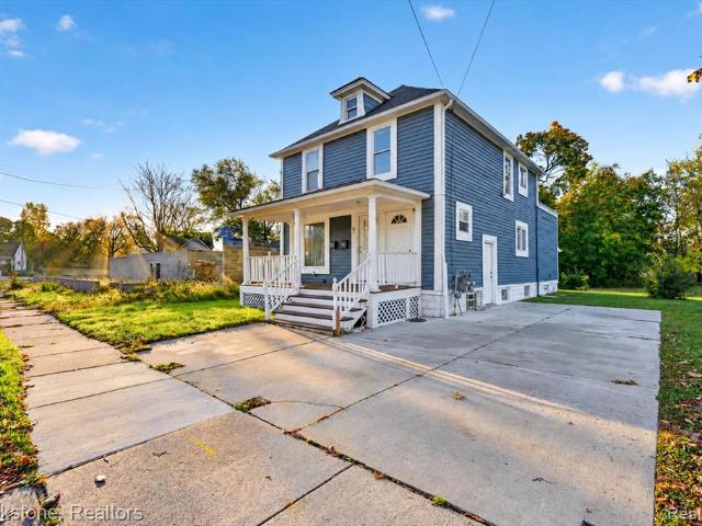 House for sale in Pontiac, Oakland County