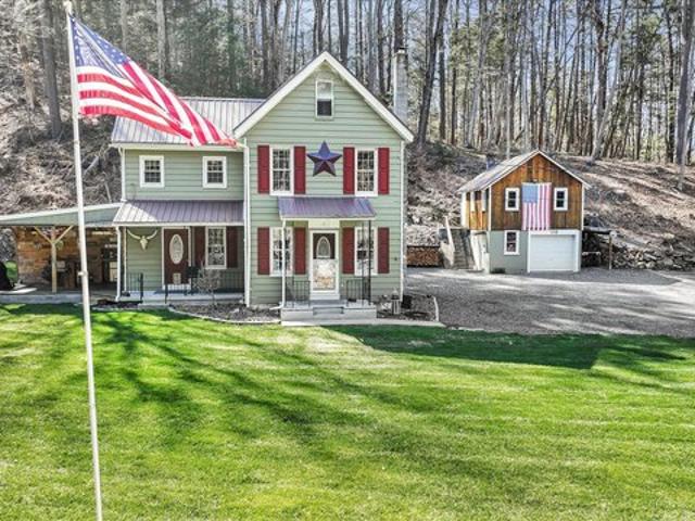 House for sale in Pine Grove, Pennsylvania