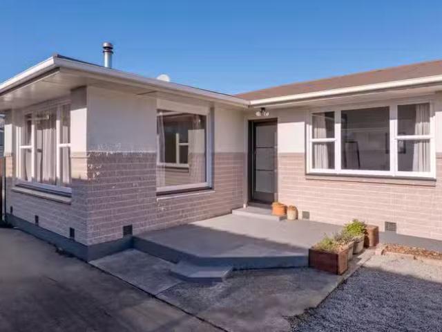 House for sale in Chaslands, Canterbury