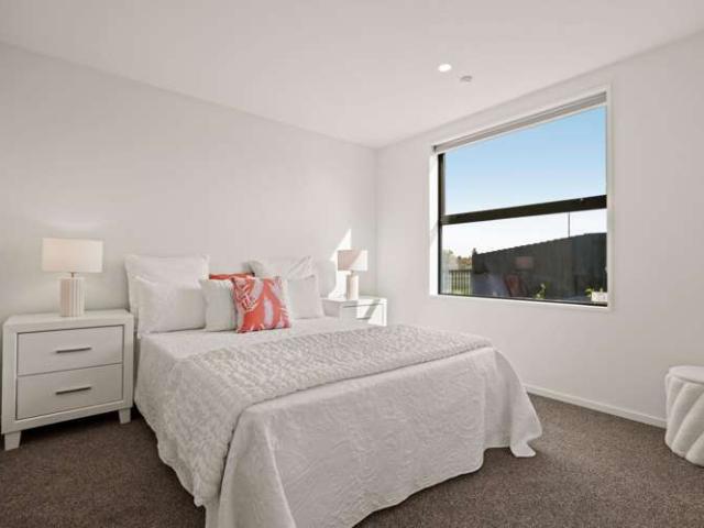 House for sale in Chaslands, Canterbury