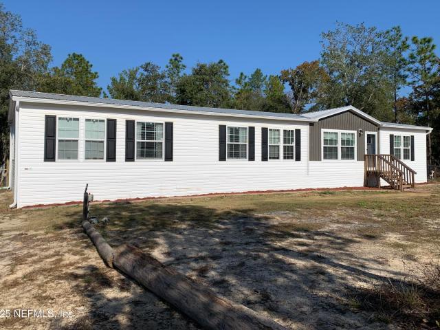 House for sale in Interlachen, Florida