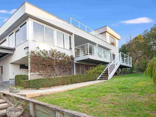 House for sale in Chaslands, Canterbury
