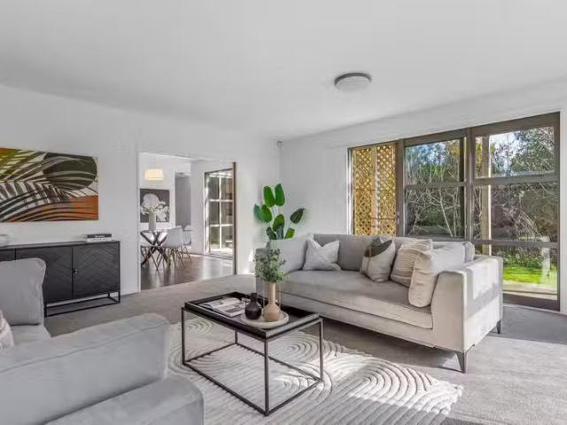 House for sale in Chaslands, Canterbury