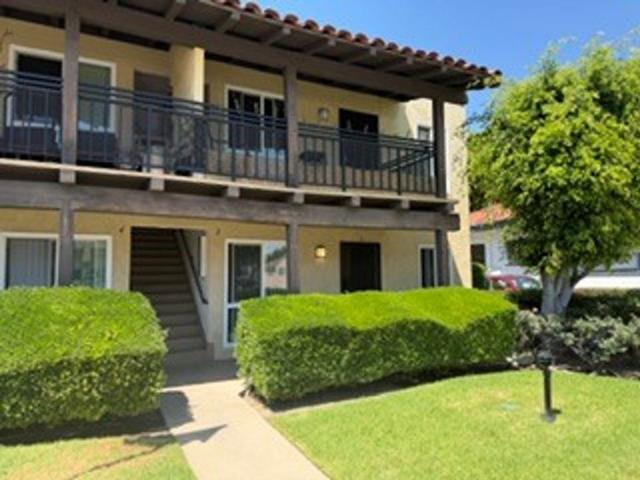 Apartment for rent in Tustin, California