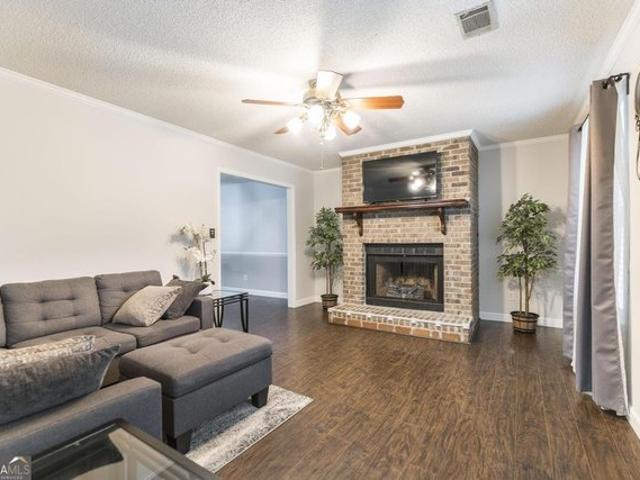 Townhouse for sale in Kathleen, Georgia