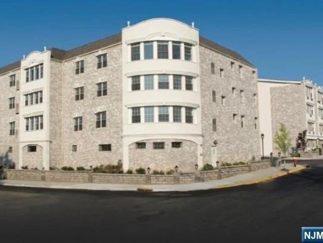 Condo for sale in East Rutherford, New Jersey