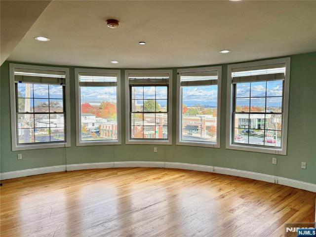 Condo for sale in East Rutherford, New Jersey