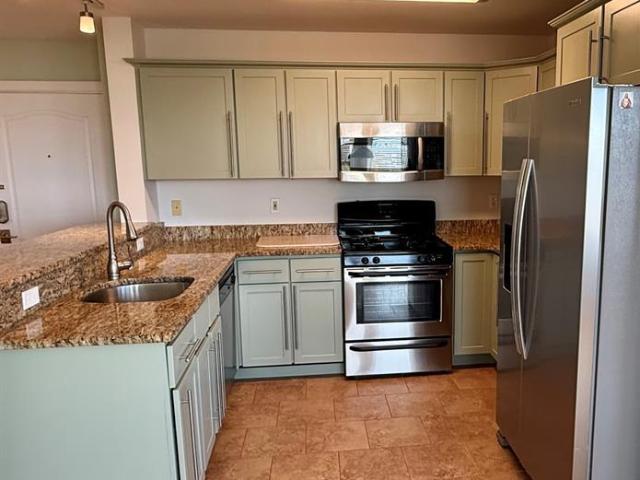Condo for sale in East Rutherford, New Jersey
