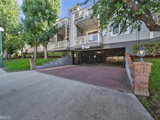 Condo for sale in Monrovia, Los Angeles County
