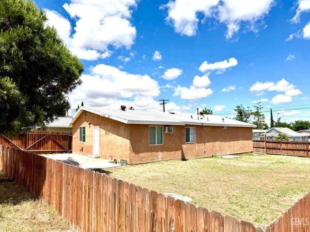 House for sale in South Taft, Taft