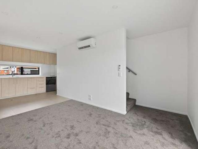 Apartment for sale in Heathcote, Canterbury