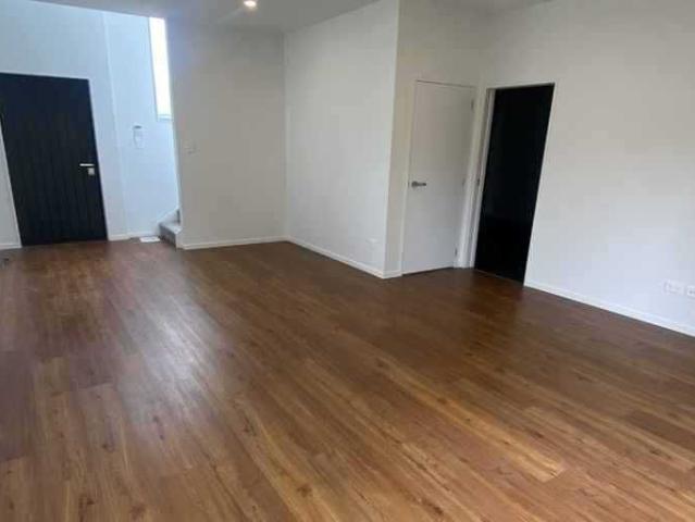 Townhouse for rent in Waiake, Hibiscus and Bays