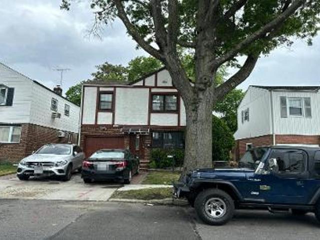 House for sale in Queens, Arverne