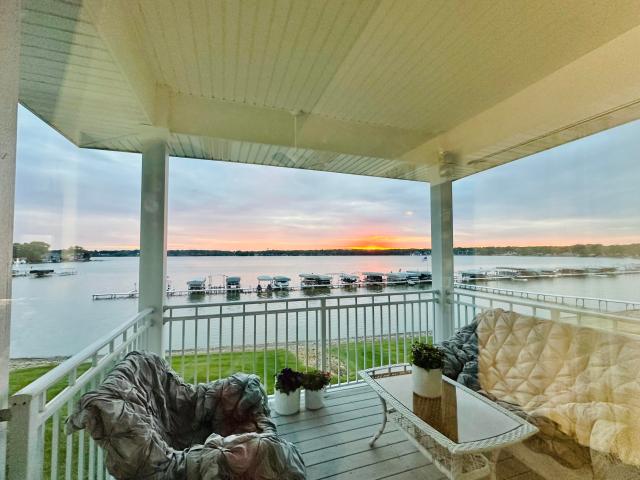Condo for sale in Cedar Lake