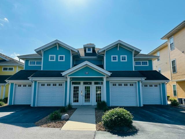 Condo for sale in Cedar Lake