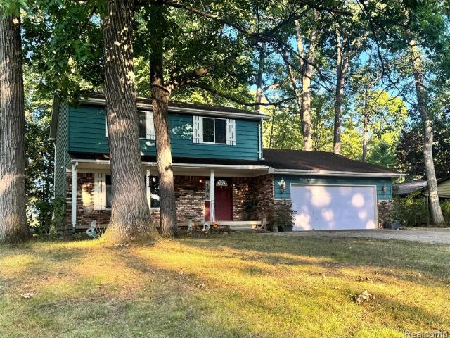 House for sale in Fenton, Michigan